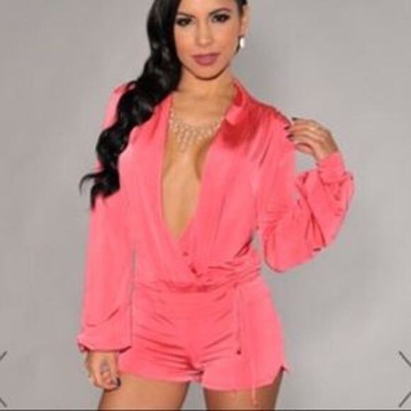 NWT Marciano Lavish Pink Plunge Neckline Romper Size Large - Picture 2 of 7